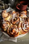 Cinnamon roll baker